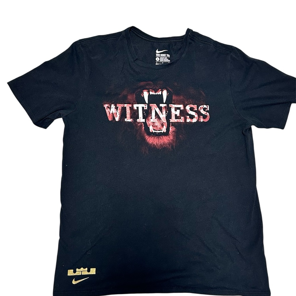 Nike LeBron James Witness T Shirt Red Lion Dri Fit Large Athletic Cut Black